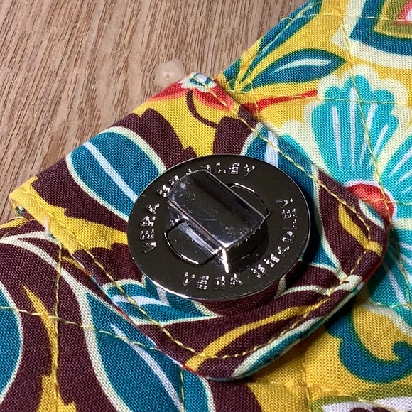 Vera Bradley Turn Lock Provençal Wallet. - Picture 2 of 10